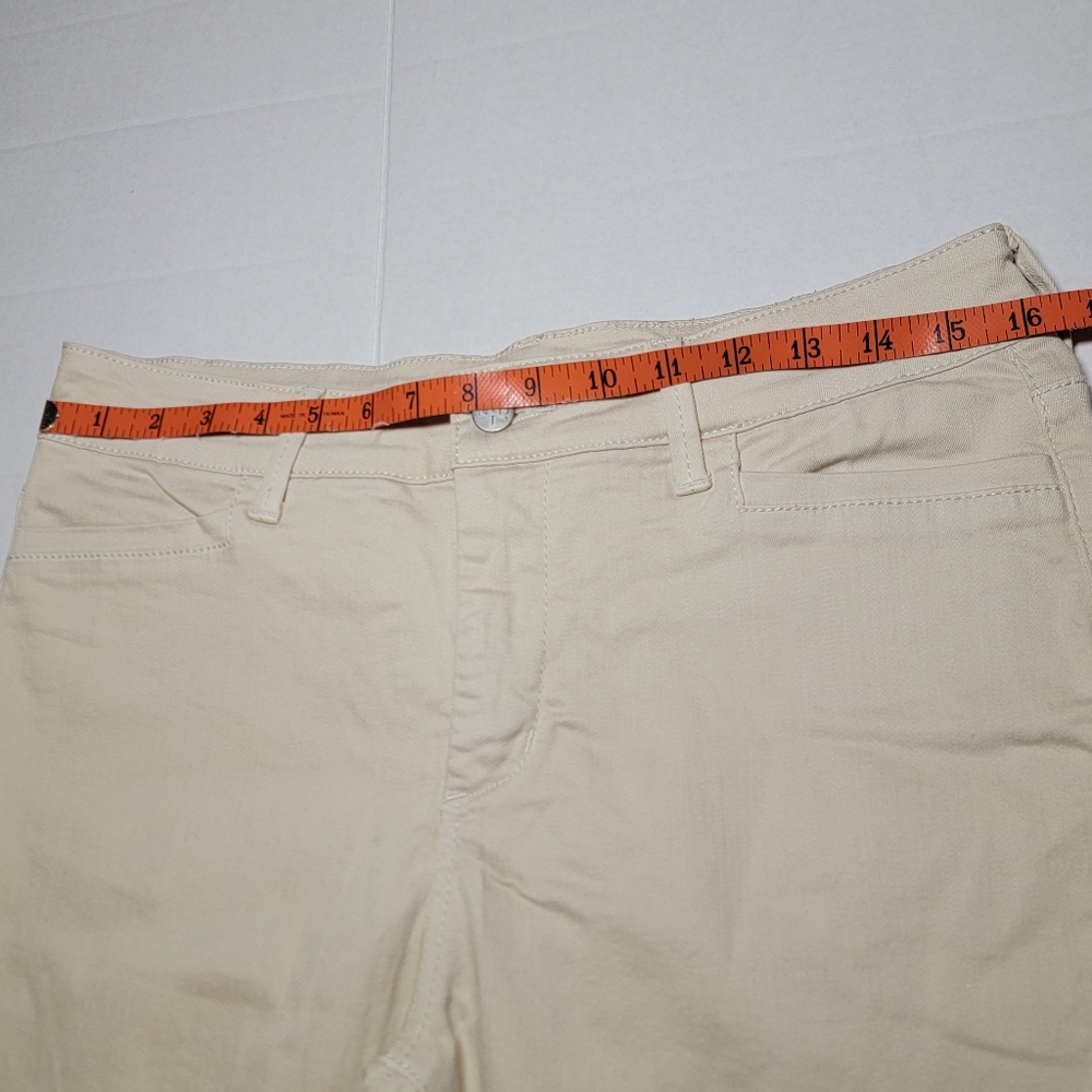NYDJ Ariel Crop Size 10 Lift Tuck Technology Capri Cream Color - Picture 7 of 13